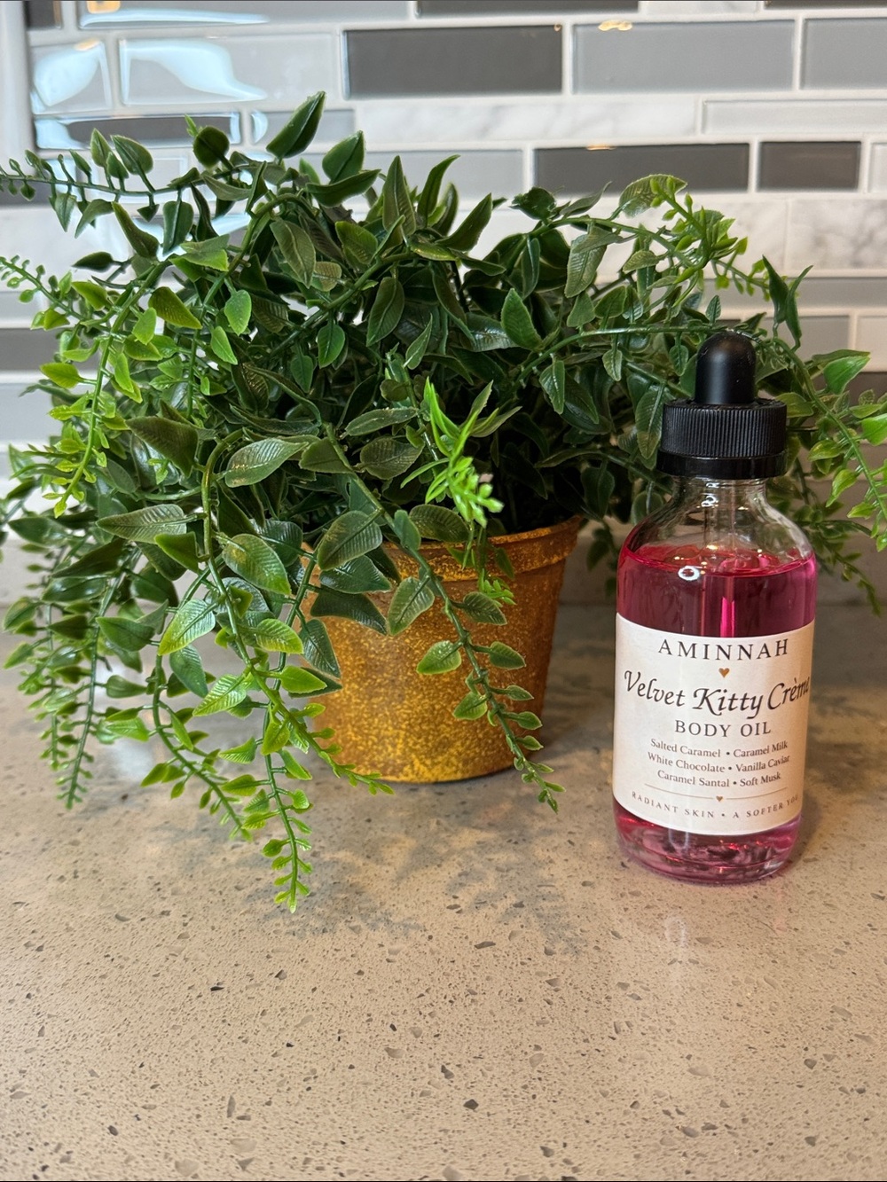 AMINNAH - VELVET KITTY CREME BODY OIL
